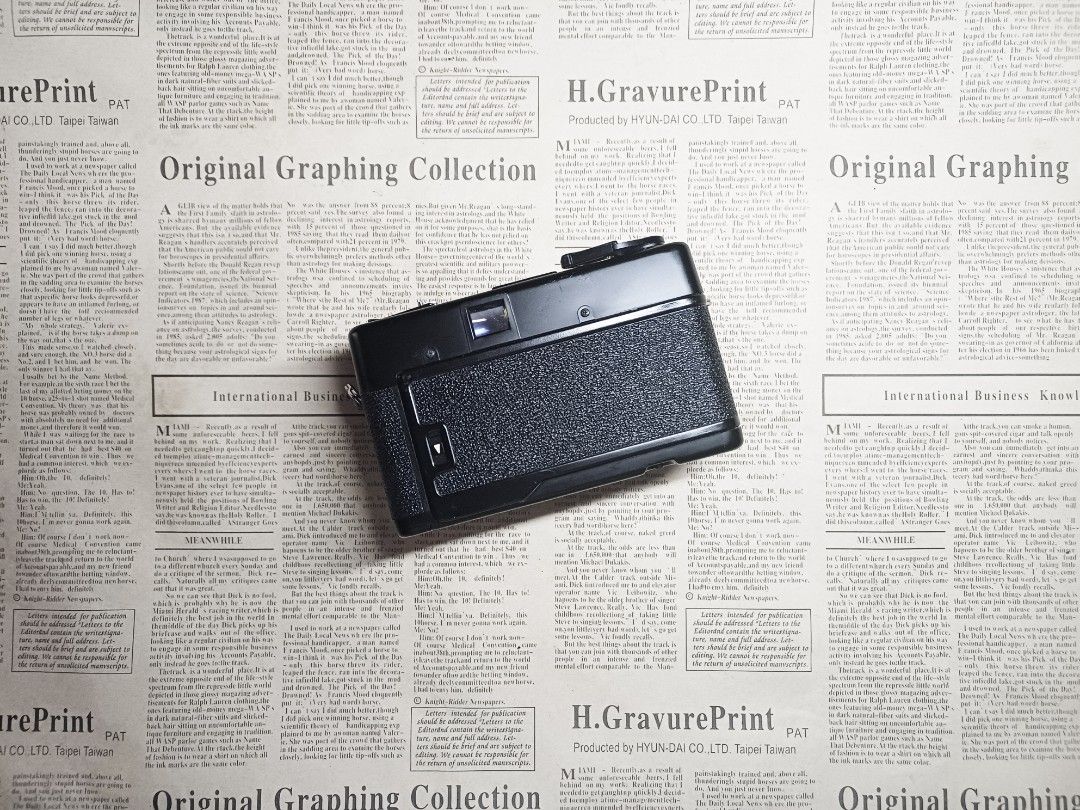 🔰YASHICA FLASHER FILM CAMERA🔰 (Category: Cameras) located in Bacoor. Submitted by retrolitrato.ph (Listing ID 1343281157, Image 3). Description: 🔰YASHICA FLASHER FILM CAMERA🔰 FOR ONLY: 3,499 PHP 🔸Working condition 🔸Overall cosmetics: 9/10 🔸️ 35mm Film Camera 🔸Working winding, rewinding, film counter, and flash 🔸Clear viewfinder 🔸️Clean Film and Battery compartment 🔸️Used 2x AA battery for flash 🔸Tested with dummy film INCLUSION : - Ca