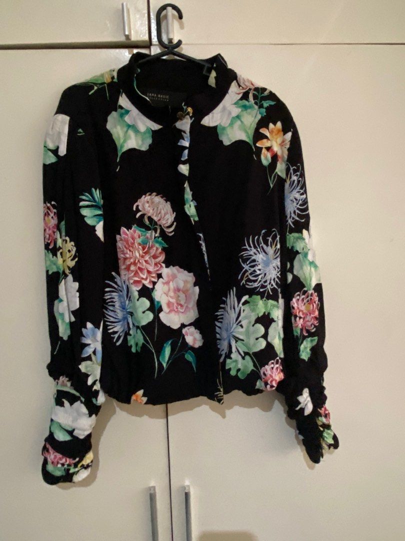 Zara floral coords (Category: Blouses) located in Pasig City. Submitted by preluvde (Listing ID 1343235139, Image 3). Description: Top - L Shorts - M Perfect even on a sunny weather!.