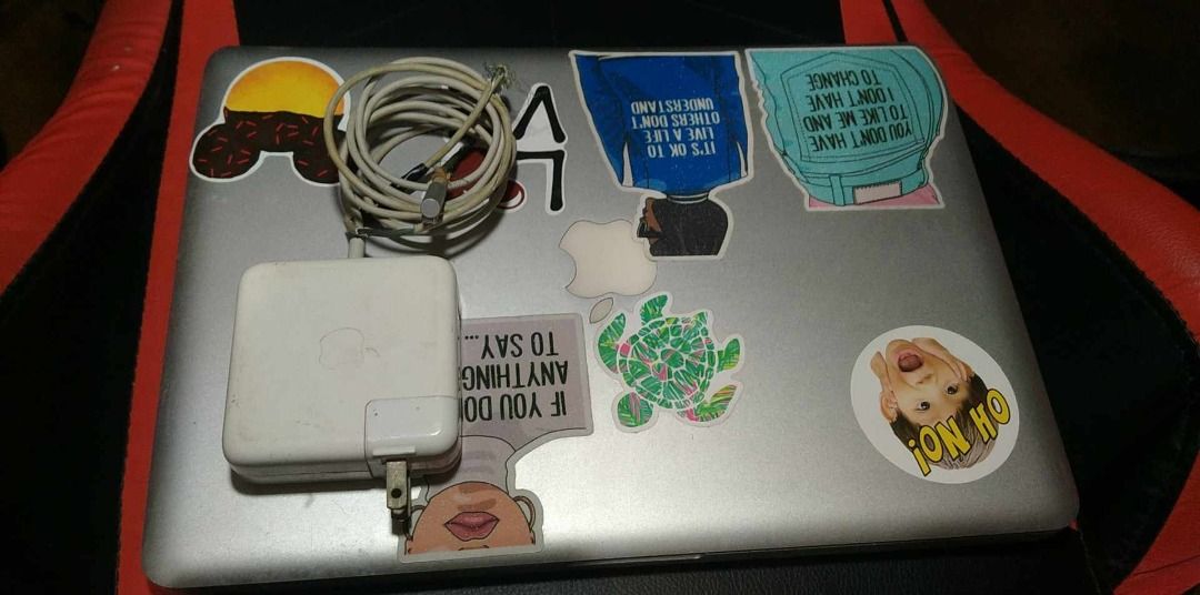 13-inch MacBook Pro (2011) (Category: Laptops & Notebooks) located in Pasay City. Submitted by silentbear_c00b58 (Listing ID 1343464063, Image 3). Description: Model: 2011 13-inch MacBook Pro (2.4 GHz, 4GB RAM, 320GB HDD) Price: ₱2500 (Negotiable) Condition: - Power: Fully functional, but does not boot up - Hard Drive Issue: When attempting to reinstall macOS, no hard drive was found. This is most likely due to a faulty hard drive cable that need