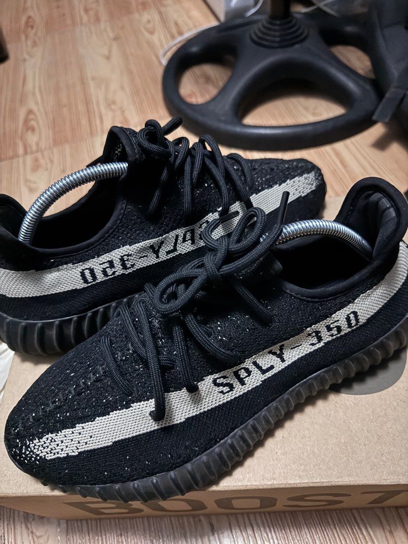 Adidas Yeezy Boost 350 Oreo 9.5 Men s Fashion Footwear Sneakers on Carousell