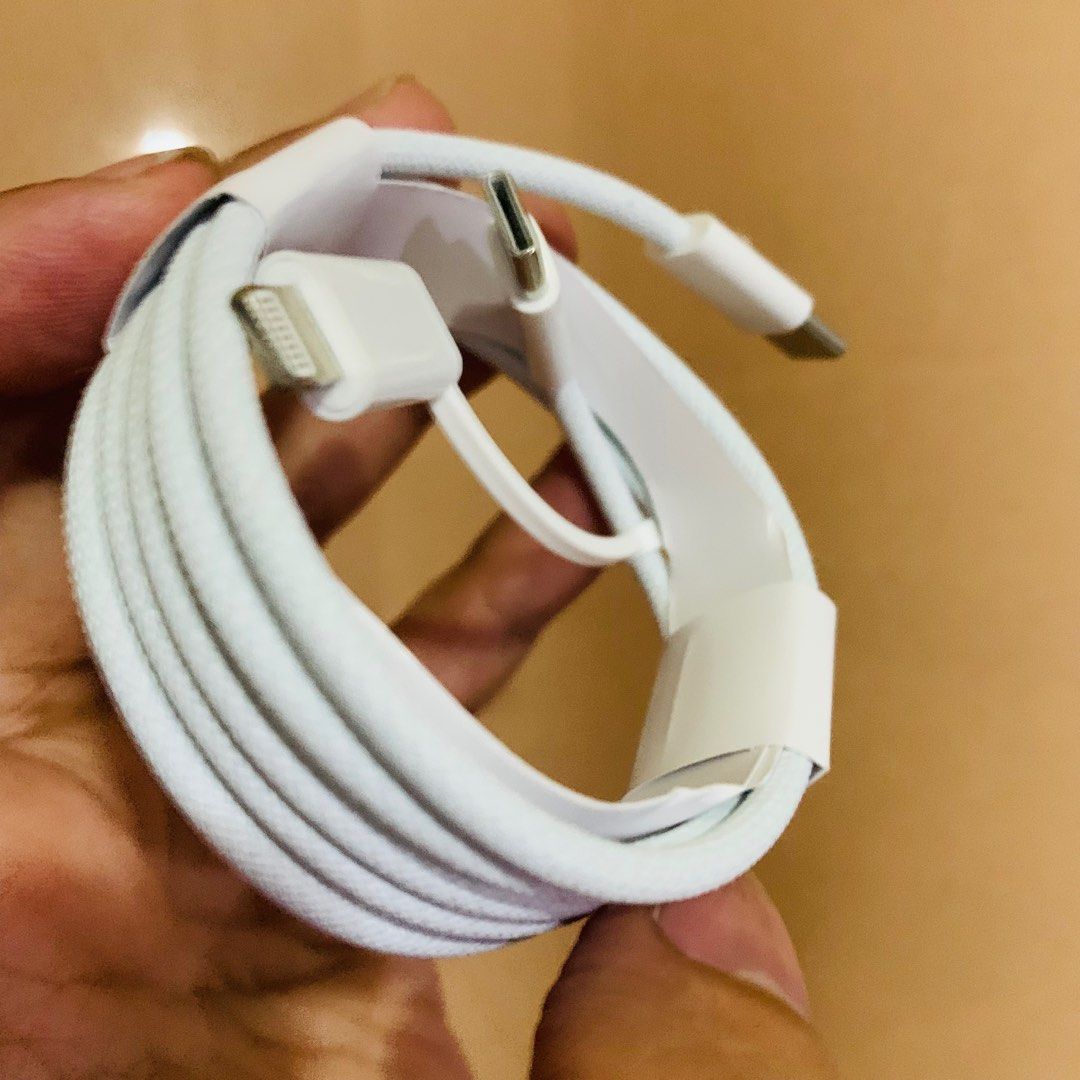 Apple🍏 USB-C to Type-C and Lightning 60W Charge cable (WOVEN) (Category: Chargers & Cables) located in Manila. Submitted by walsgadsaccesorries (Listing ID 1343388637, Image 3). Description: Apple USB-C to Type-C and Lightning 2-in-1 Type-C & Lightning Cable with 60W WOVEN Fast Charging, PD Technology,Apple WOVEN Cable Compatible with All Type-C & iPhone, iPad, Macbook & Airpods & Apple Watches..