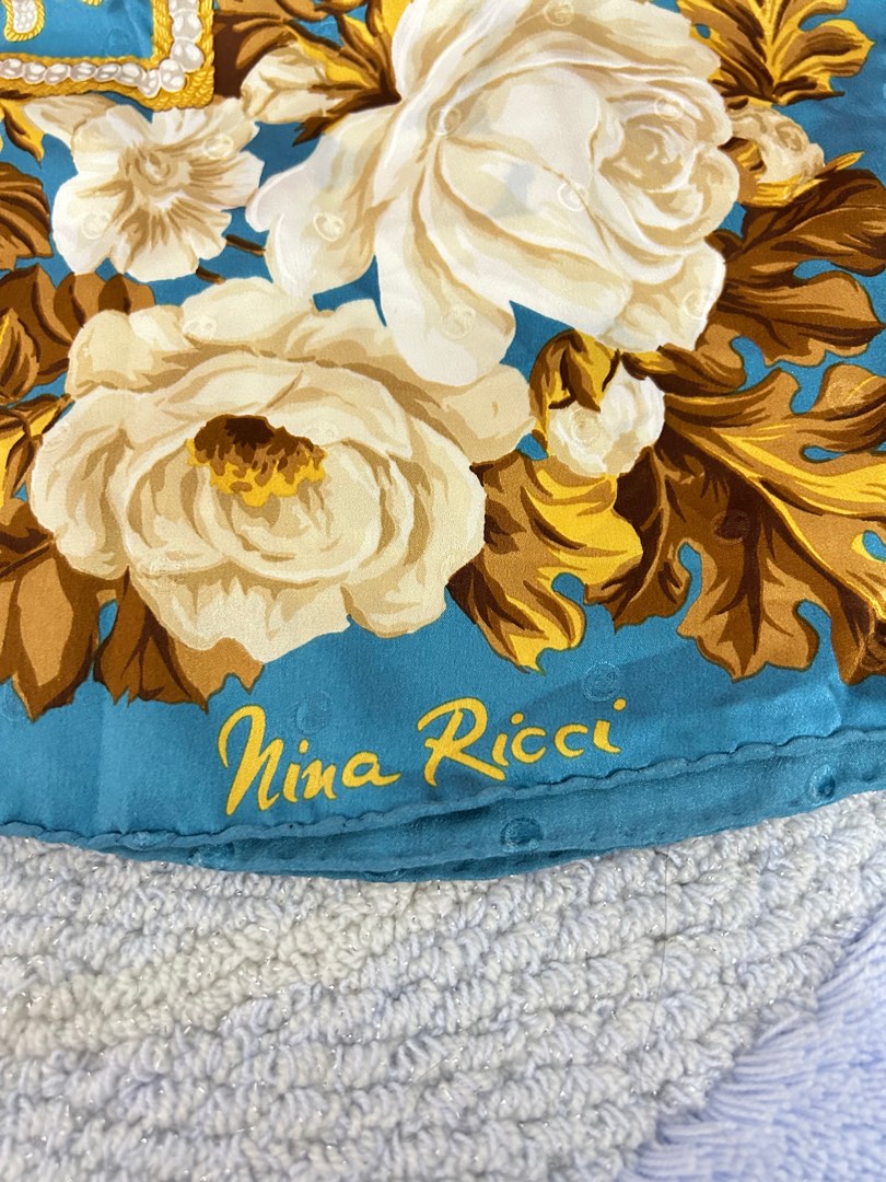 Écharpe Authentique Nina Ricci — 100% Soie, Motif Géométrique Multicolore, Vintage, Occasion Bon état