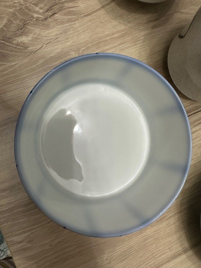 Blue Checkered Porcelain Bowl (Category: Dinnerware & Cutlery) located in Las Pinas. Submitted by kashireadsbookstore (Listing ID 1343475527, Image 1). Description: .