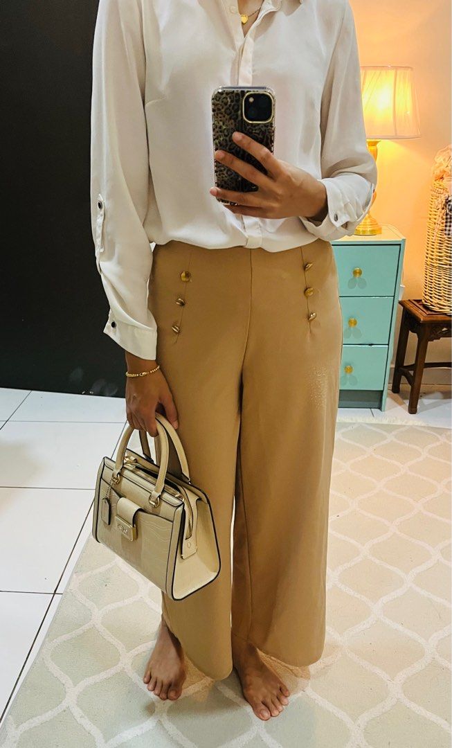 Button pants (Category: Other Bottoms) located in Kuala Lumpur. Submitted by aniejuri (Listing ID 1343543283, Image 1). Description: .