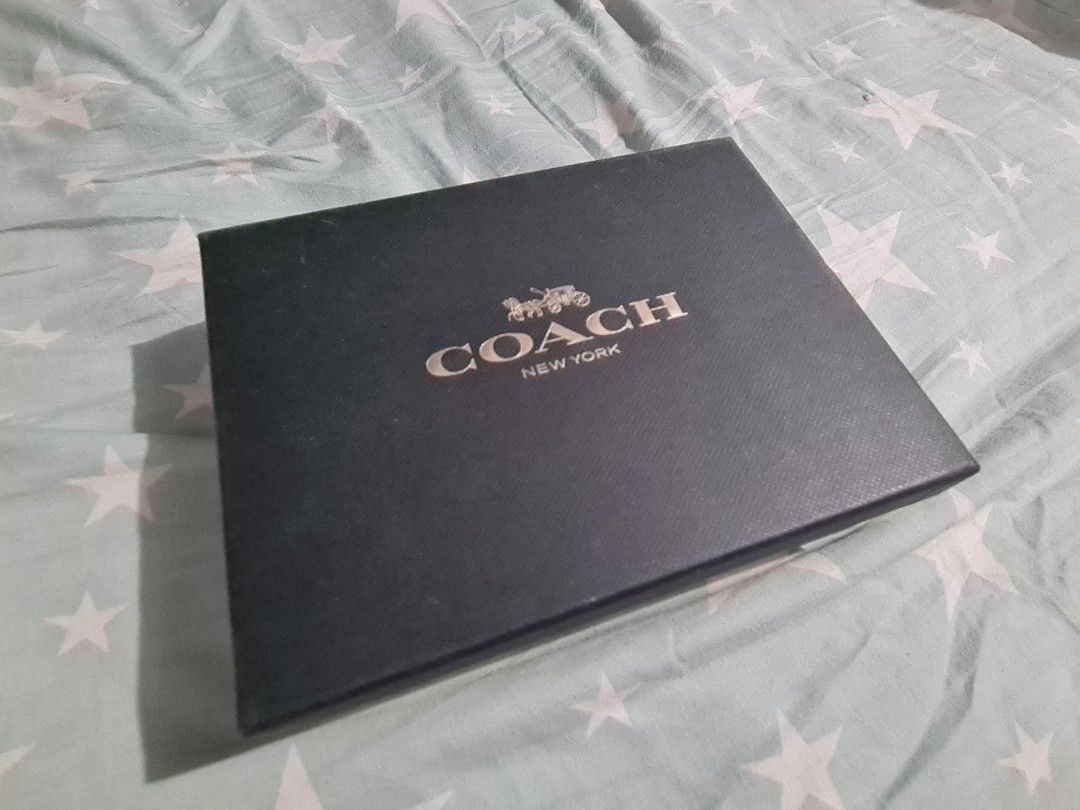 Coach Burgundy glitter wristlet (Category: Wallets & Card holders) located in Quezon City. Submitted by takeemall (Listing ID 1343443366, Image 2). Description: Coach burgundy glitter wristlet Brand new Bought in the US. location: UP Diliman LFS: bought on impulse.