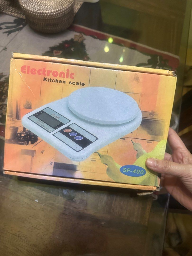 Digital weighing scale (Category: Bathroom & Kitchen Fixtures) located in Makati City. Submitted by preloved_thingys (Listing ID 1343387669, Image 1). Description: Preloved. Used to sell food and pastries.