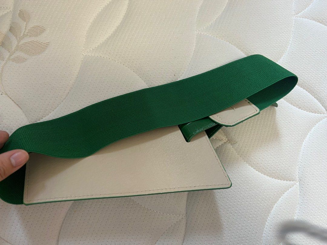Green garter belt (Category: Belts) located in Pasig City. Submitted by luviteehee (Listing ID 1343460534, Image 2). Description: Very new, havent used yet po. Can send more pics for sure buyers. maganda pa po siya and may when worn po pic po. Loc: Cainta Rizal PAYMENT FIRST POLICY. Pay today, ship out immediately — same day if lalamove, next day if ggx mop: gcash Mod: lalamove, gogoxpress.