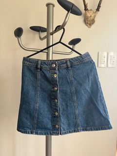 (Category: ) located in . Submitted by raid.my.closet (Listing ID 1343391434, Image 1). Description: .