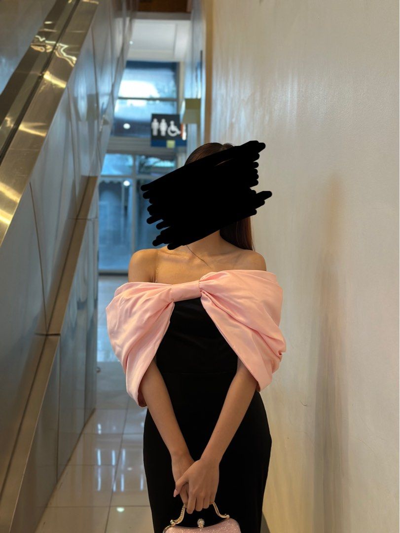long dress (Category: Evening dresses & gowns) located in Pasig City. Submitted by _heysissy (Listing ID 1343408478, Image 1). Description: super bet for formal/gala events!!! can fit xs-s.