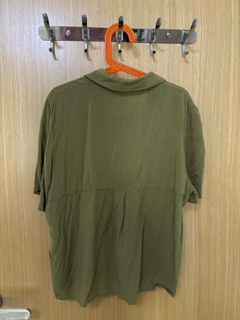 Pull&Bear Olive Green Button-Down (Category: Blouses) located in Singapore. Submitted by nachochachos (Listing ID 1343473190, Image 2). Description: Just clearing out my closet. Worn only once, no defects..