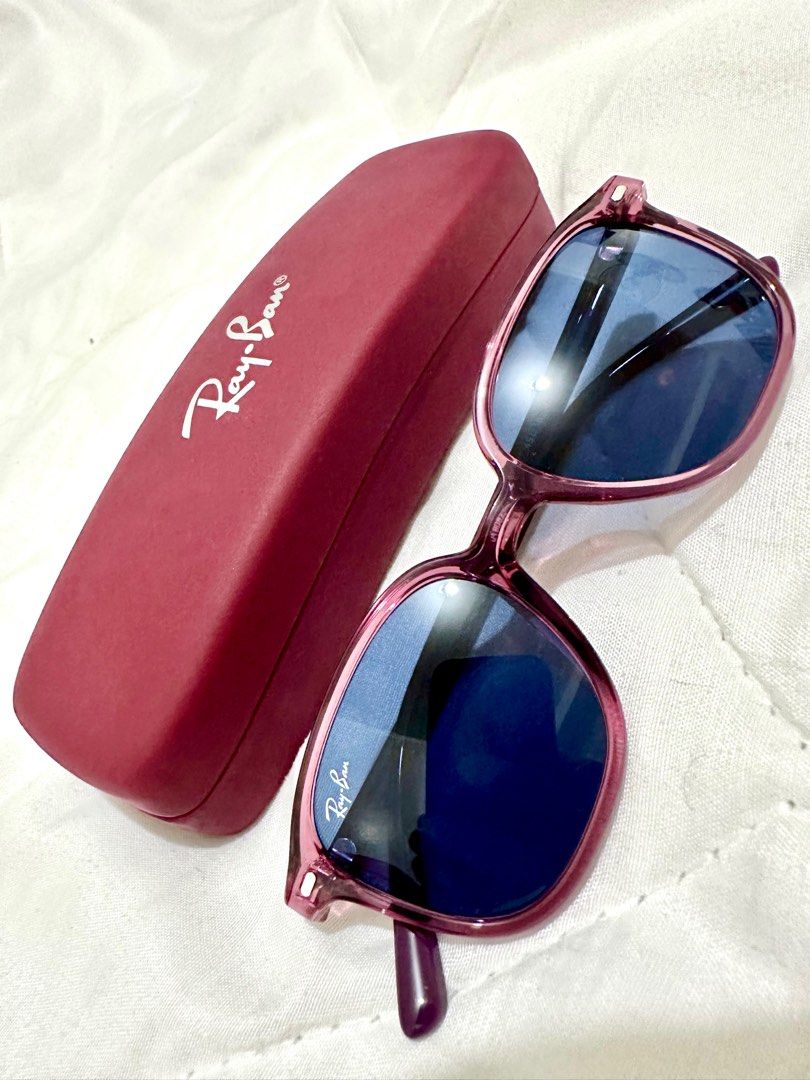 Rayban Shades for kids (Category: Sunglasses & Eyewear) located in Quezon City. Submitted by rc103 (Listing ID 1343509773, Image 1). Description: Rayban Shades for Kids 100% Authentic Brand new condition Never been used Self collection, Lalamove / Grab pickup from our residence in Diliman QC only. All items are from my personal collection. NO MEETUP NO SWAP .