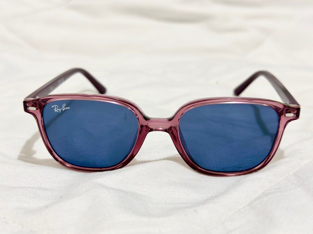 Rayban Shades for kids (Category: Sunglasses & Eyewear) located in Quezon City. Submitted by rc103 (Listing ID 1343509773, Image 3). Description: Rayban Shades for Kids 100% Authentic Brand new condition Never been used Self collection, Lalamove / Grab pickup from our residence in Diliman QC only. All items are from my personal collection. NO MEETUP NO SWAP .