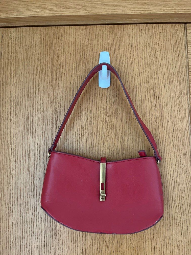 Red Mango Bag (Category: Luxury Bags & Wallets) located in Makati City. Submitted by angelaisdecluttering (Listing ID 1343410685, Image 1). Description: .