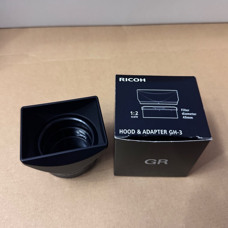 RICOH HOOD & ADAPTER GH-3 1:2 scale 49mm RICOH HOOD & ADAPTER GH-3 1:2 scale 49mm