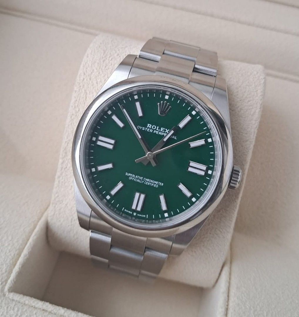 Rolex OP41 Green (Category: Luxury Watches) located in Mandaluyong City. Submitted by 88nac (Listing ID 1343394923, Image 1). Description: 588k Rolex OP41 Green Foreign AD - 2024 Full set 10/10 Green dial 41mm PM for inquiries.