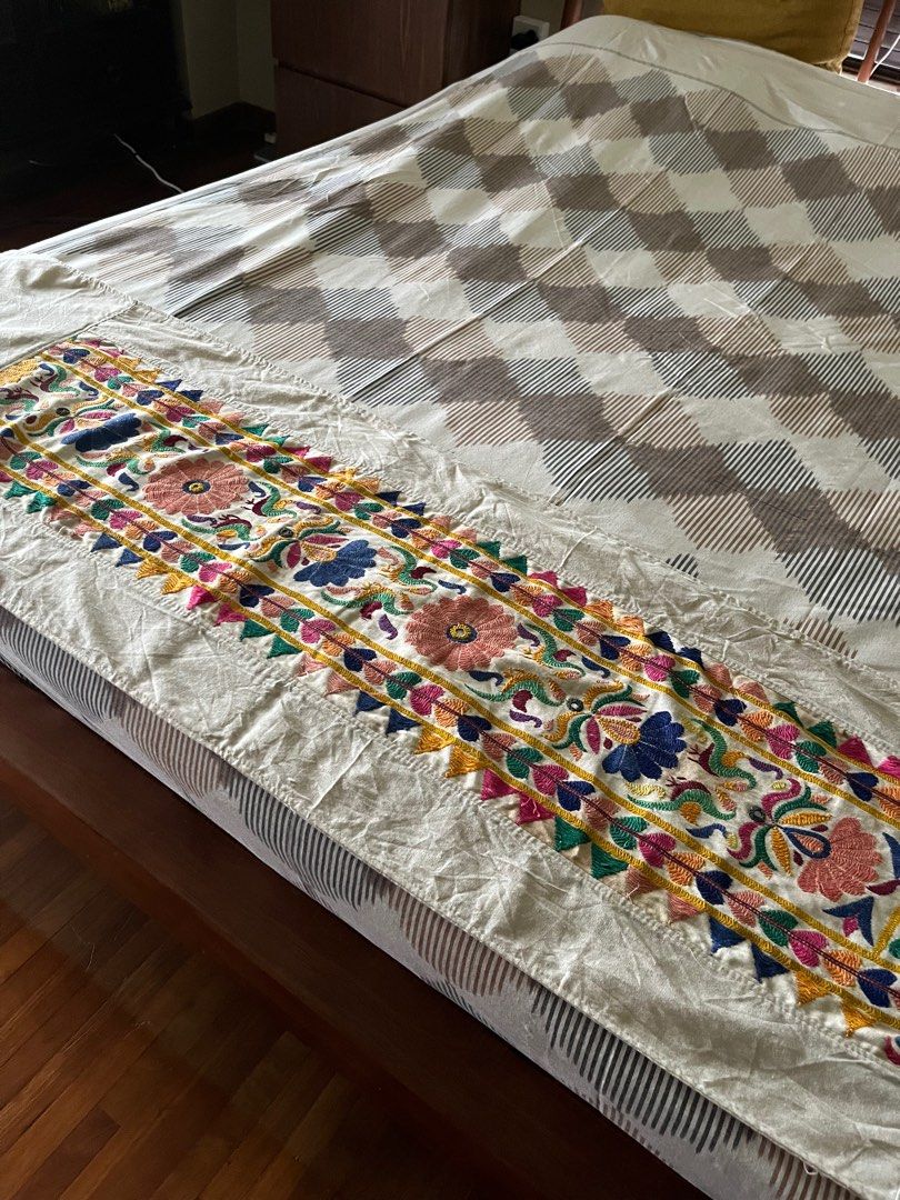 Runner for Table or bed