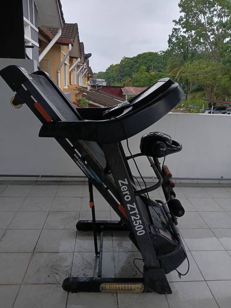 Treadmill (Category: Cardio & Fitness Machines) located in Johor Bahru. Submitted by aisyahnazari (Listing ID 1343467113, Image 3). Description: Treadmill brand Zero Good condition Reason to sell : Move out Transportation self arrange Location : Pasir Gudang.