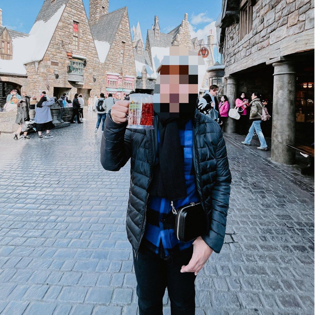 Winter Jacket (Category: Coats, Jackets and Outerwear) located in Singapore. Submitted by gloriousjee (Listing ID 1337017443, Image 7). Description: .