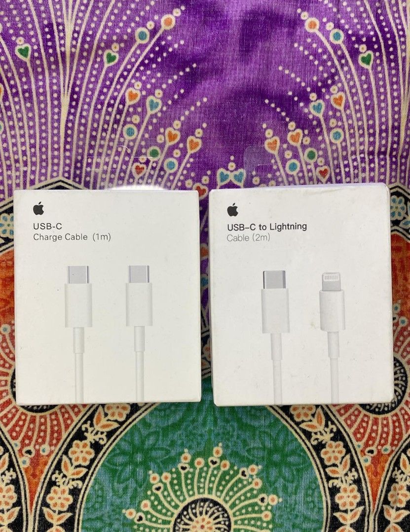 1m/2m cable charger type C to lightning & Type c to type c (Category: Chargers & Cables) located in Manila. Submitted by milasgadgetph (Listing ID 1343584643, Image 1). Description: .