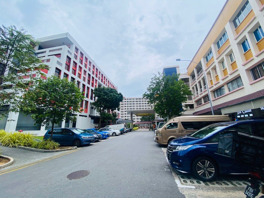 201e Tampines Street 23 | Click On Video To View Site Tour! Busy Human Traffic! Priced To Sell!63109199527426112
