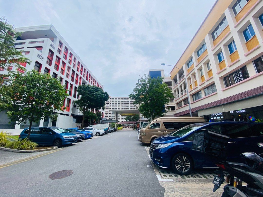 201e Tampines Street 23 | Click On Video To View Site Tour! Busy Human Traffic! Priced To Sell!63109199527426111