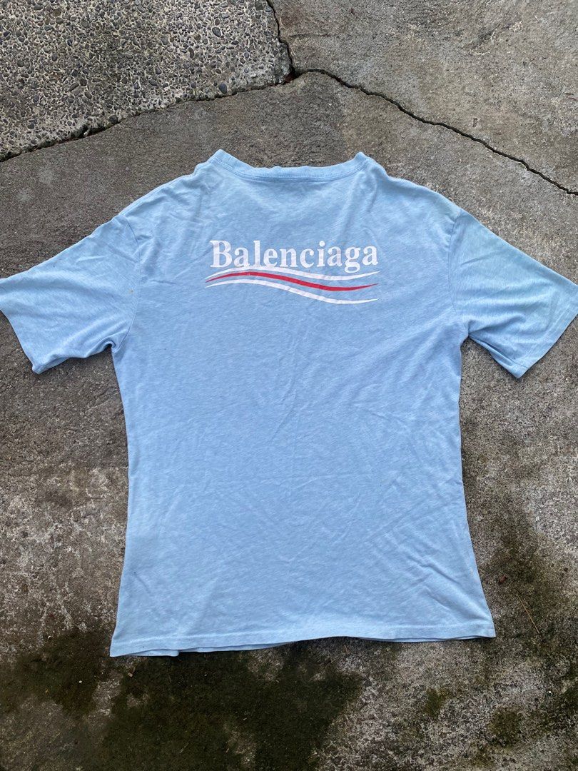 Balenciaga T-Shirt Wave (Category: Tshirts & Polo Shirts ) located in Gloria. Submitted by lieethriftroom (Listing ID 1341919946, Image 2). Description: Width:20 Lenght:28 Color rate:9.5/10 Need wash No Issue.