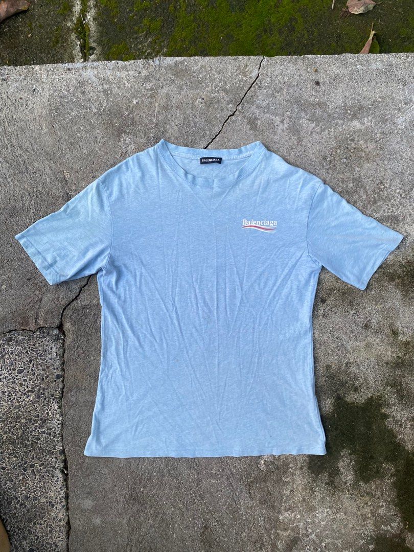 Balenciaga T-Shirt Wave (Category: Tshirts & Polo Shirts ) located in Gloria. Submitted by lieethriftroom (Listing ID 1341919946, Image 1). Description: Width:20 Lenght:28 Color rate:9.5/10 Need wash No Issue.