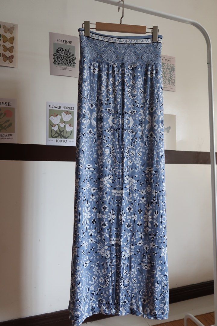 Max Studio Blue Floral Maxi Skirt (Category: Skirts) located in Tuguegarao City. Submitted by ukaygoods (Listing ID 1343615188, Image 2). Description: - Fabric: Rayon; Spandex - no slit - Waist: 30-32” - Length: 44” .