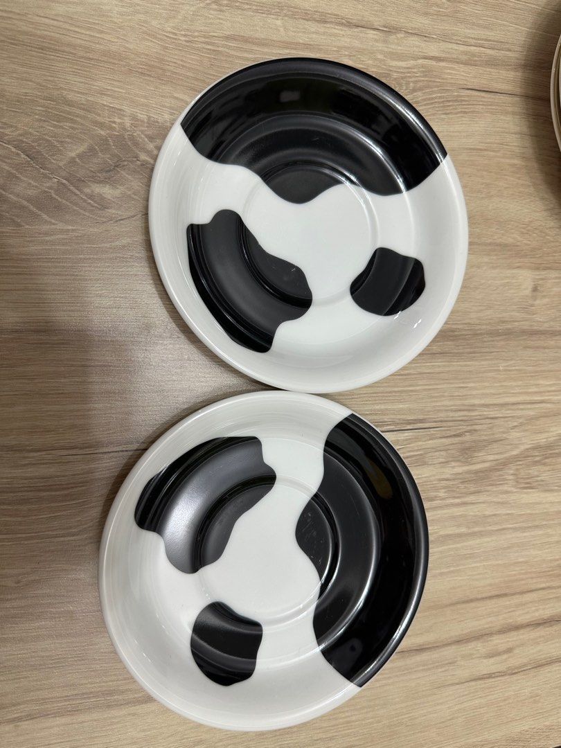 Box E1 Cow Pattern Japanese Saucer 5.75” (Category: Coffee & Tea Tableware) located in Las Pinas. Submitted by kashireadsbookstore (Listing ID 1343589855, Image 1). Description: .