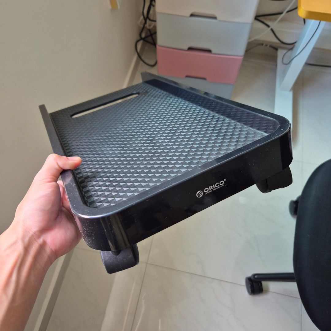 CPU Rolling Stand (Category: Other Accessories) located in Singapore. Submitted by noodle3 (Listing ID 1343550213, Image 1). Description: Self collect at 470627.