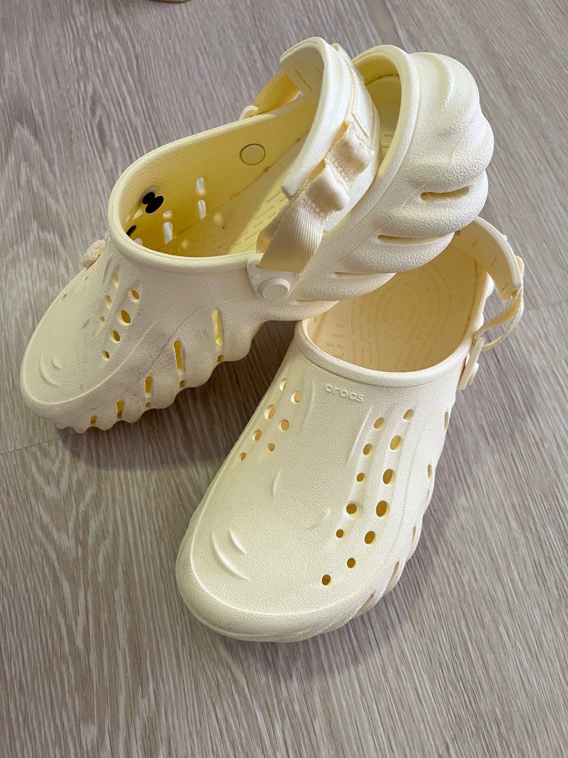 Crocs Echo Clogs (Category: Flipflops and Slides) located in Sepang. Submitted by kasyayusoff (Listing ID 1343564348, Image 2). Description: Hanya pakai sekali sahaja. Terbi salah size .