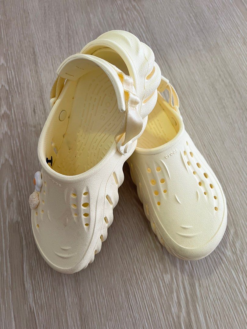 Crocs Echo Clogs (Category: Flipflops and Slides) located in Sepang. Submitted by kasyayusoff (Listing ID 1343564348, Image 1). Description: Hanya pakai sekali sahaja. Terbi salah size .