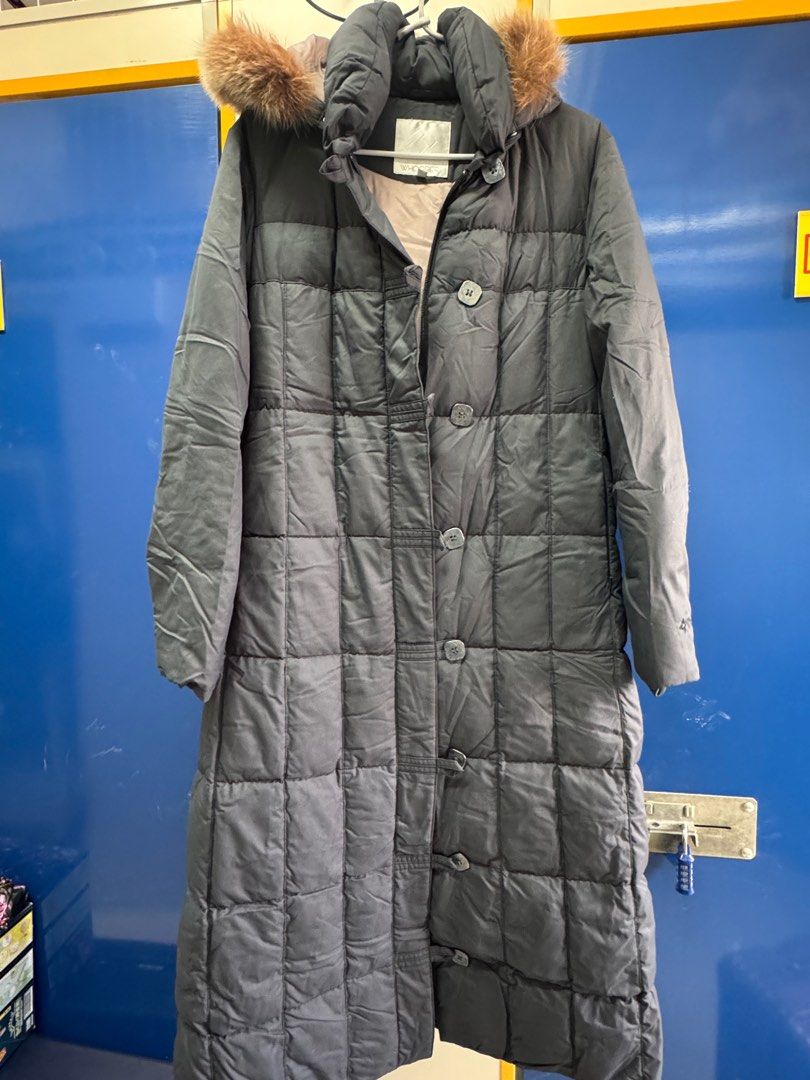 Down Jacket （分類：外套及戶外衣服）位於 Hong Kong。 由 pandakam 提交（商品編號 1343575880，圖片 1）。簡介： 黑色長身羽絨，幾乎全新，軟熟溫暖，零下五度都冇問題。