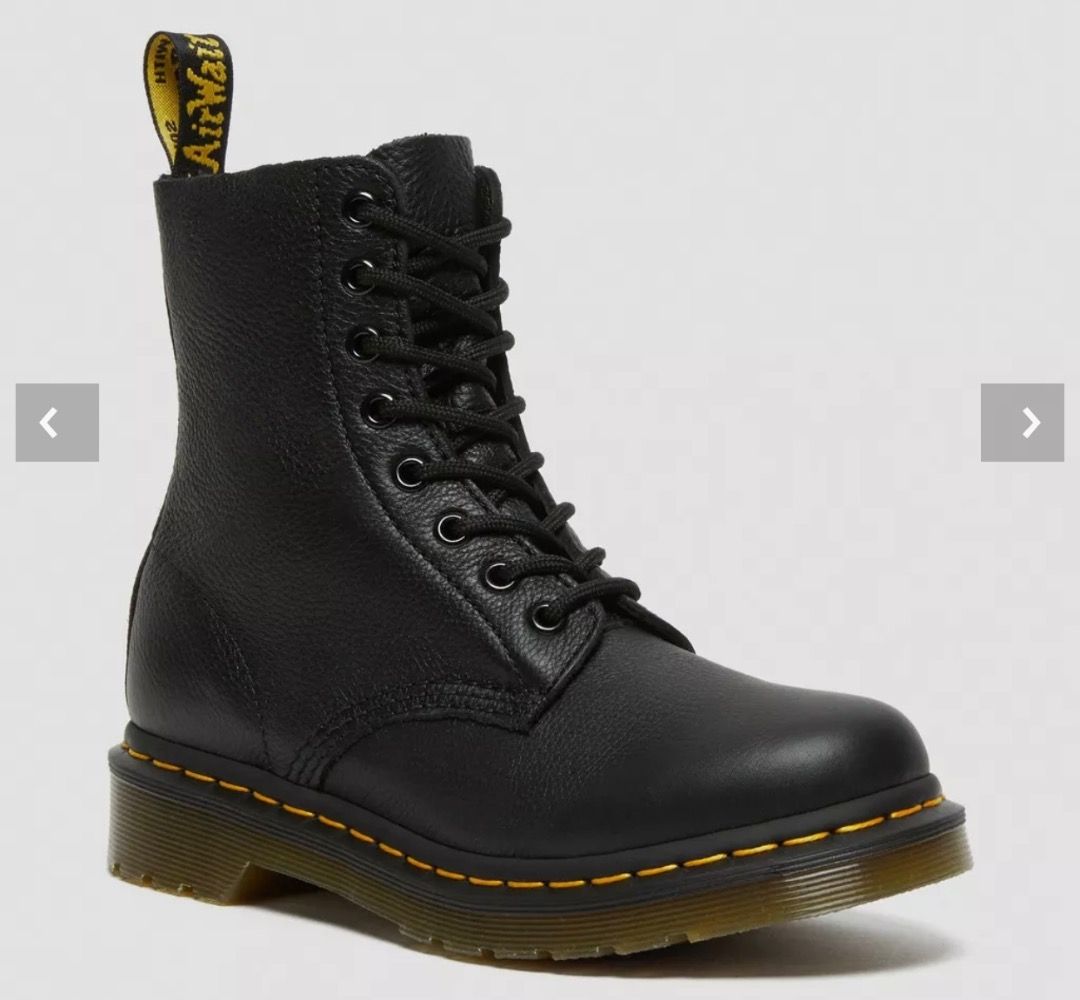 Dr Martens - virginia leather black (Category: Boots) located in Pililla. Submitted by kweeee_ (Listing ID 1343557260, Image 1). Description: .