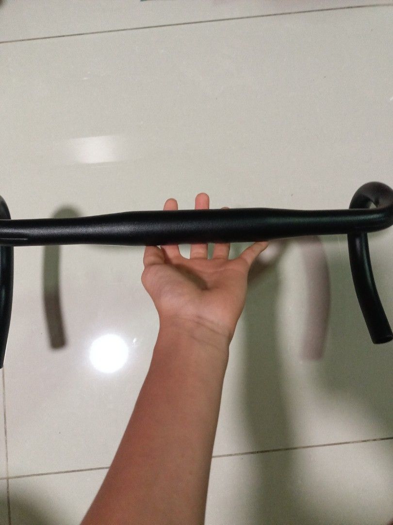Dropbar (Category: Parts & Accessories) located in Singapore. Submitted by willyzhuan51756 (Listing ID 1343689402, Image 3). Description: weapon drop bar Selling at $35 fast deal $30 only at my convi.