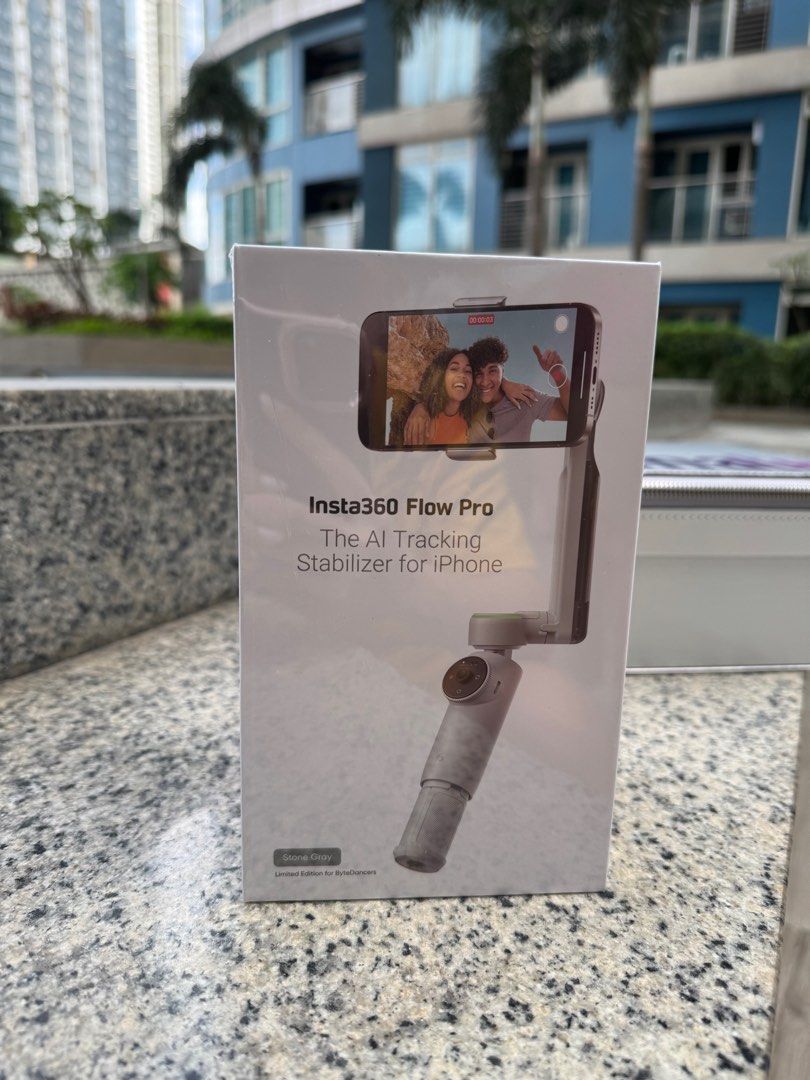 Insta360 Flow Creator Kit Gimbal Stabilizer (Category: Other Gadgets) located in Caloocan City. Submitted by dangvarilla (Listing ID 1343617087, Image 1). Description: ByteDance limited edition Insta360 Flow is an AI-powered smartphone stabilizer for easy on-the-go shooting and editing. The only smartphone gimbal with both a built-in selfie stick and tripod, 3-axis gimbal stabilization and AI tracking, Flow elevates your phone into a portable con