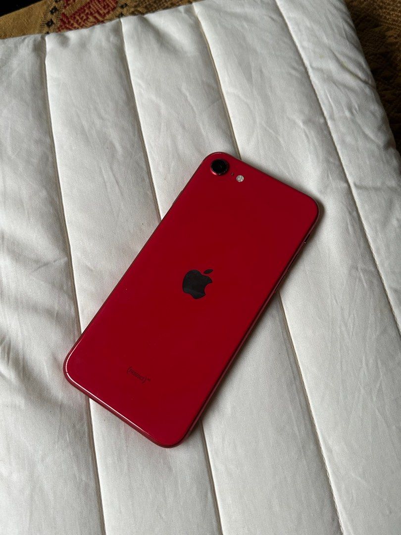 iPhone SE 2020 64GB Red (Category: iPhone SE Series) located in Quezon City. Submitted by alexandria7 (Listing ID 1343612306, Image 2). Description: FOR SALE: iPhone SE 2020 64gb Red - SIM Locked / (but I can contact carrier to unlock if you are not a Globe user) - Reset upon meet - All parts original, never been repaired • All buttons working • Touch ID working • 74% Battery health - Looks good as new Inclusions: • Unit • Case RFS: Bought iPhone