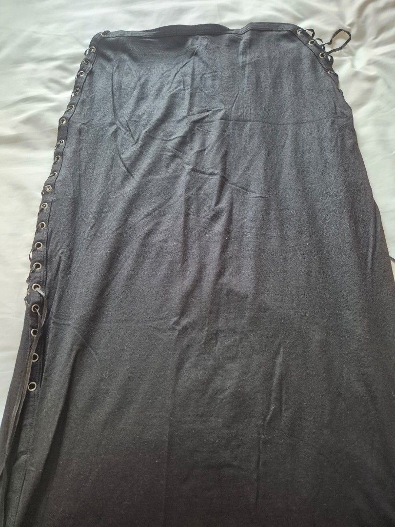 Jacket (Category: Coats, Jackets and Outerwear) located in Singapore. Submitted by suelim7301 (Listing ID 1343568468, Image 3). Description: bought from overseas as Xmas gift for my friend but too small. Include lightly used long skirt ...it is branded Morgan .. clearing my cabinet.