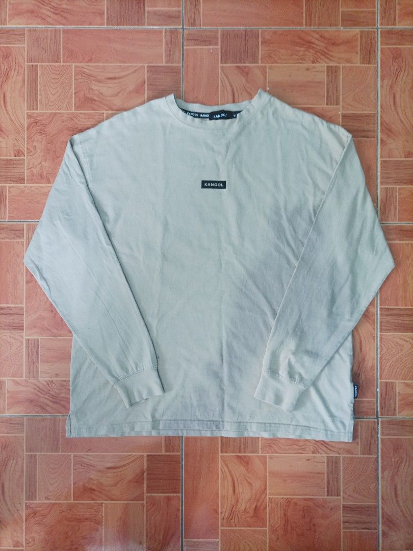 Kangol Long Sleeve Sweatshirt (Category: Coats, Jackets and Outerwear) located in San Juan, Ilocos Sur. Submitted by jd_thrifted (Listing ID 1343587970, Image 1). Description: Dimensions: 23in Width 27in Length Other Details: Complete Tags No issues Excellent Condition 10/10 color rate Khaki Color.