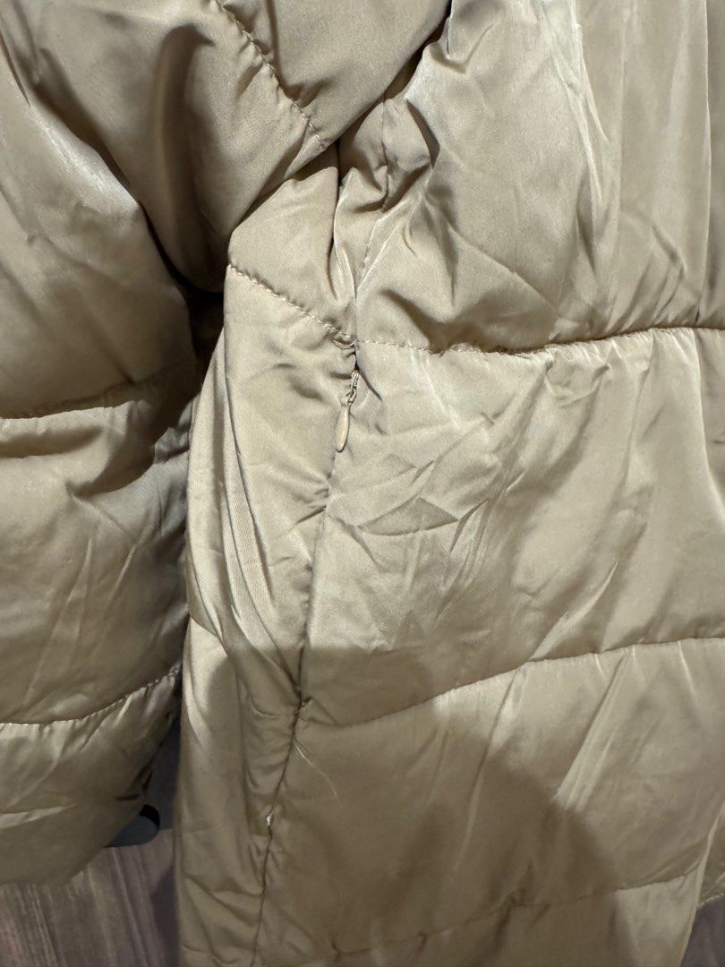 Mango down winter jacket (Category: Coats, Jackets and Outerwear) located in Singapore. Submitted by thriftfixed (Listing ID 1343672859, Image 2). Description: I’m a UK 14 and I can fit into this PTP 24 inches Length 32 inches.