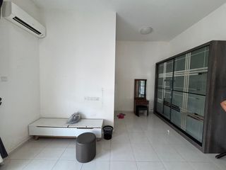 (Category: ) located in . Submitted by vprgilli007 (Listing ID 1343653060, Image 1). Description: .