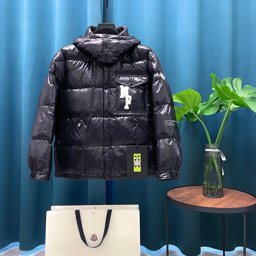 Moncler anthem store