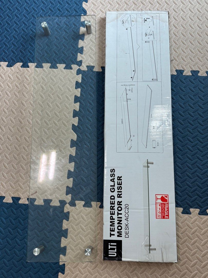 Monitor riser (Category: Monitor Screens) located in Singapore. Submitted by manoo2808 (Listing ID 1343570987, Image 2). Description: Table top monitor riser.