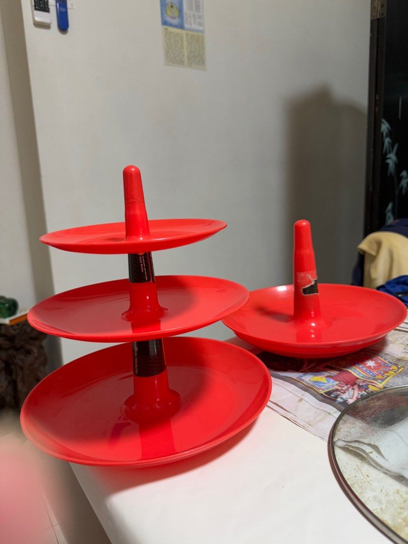 Multi-use stackable dish (Category: Other Kitchenware & Tableware) located in Singapore. Submitted by philosophia_seah (Listing ID 1343666777, Image 2). Description: Collapsable for easy storage. 1 for $8, buy 2 get 1 free. Can be used in occasion like : 1) Chinese New Year goodies 2) Parties cupcakes 3) Steamboat ingredients 4) Hosting/ gathering.