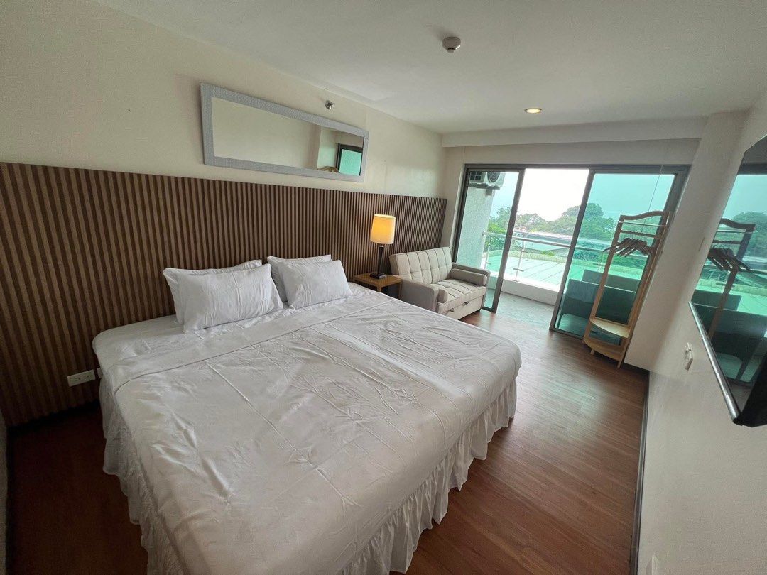 One Tagaytay Unit for sale (Category: Apartments & Condos) located in Manila. Submitted by declutterforamari (Listing ID 1343606648, Image 1). Description: About this space: Deluxe Room in One Tagaytay Place for Sale • 25.50 sqm • fully furnished • 1 Toilet & Bath w/ water heater • with inverter A/C, smart TV, (all brand new) • with pool and gym access • newly renovated (June 2024) • all furniture new (June 2024) • 7-11 just outside the hotel & r
