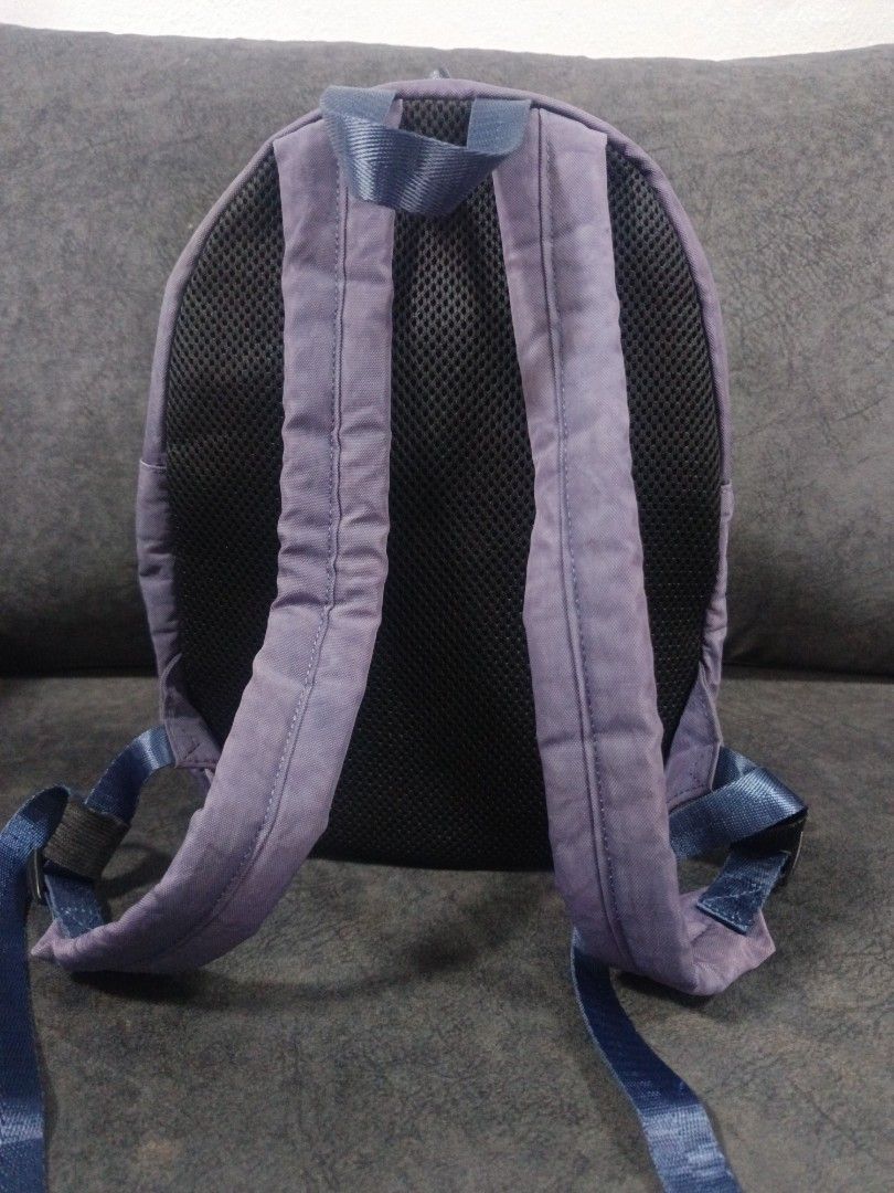 Small bagpack (Category: Babies & Kids Fashion) located in Kuala Lumpur. Submitted by fatinafs (Listing ID 1343577264, Image 2). Description: Purple small backpack Banyak compartments Kids @ adult boleh pakai ukuran di picture.