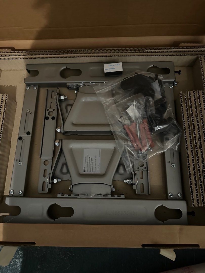 TV Wall Bracket / Walla Mount (Category: TV Parts & Accessories) located in Marikina City. Submitted by enjoywilgin (Listing ID 1343642109, Image 2). Description: Came with my 70” TV but U dont need it so never been used.