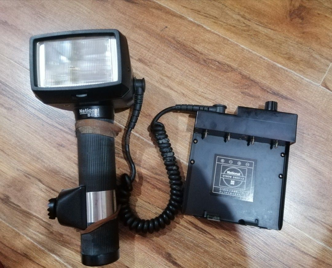 Vintage National FLASH PE5651 WITH BATTERY PACK CASE (Category: Flashes) located in Quezon City. Submitted by goldencity1964 (Listing ID 1343635982, Image 2). Description: For Photography Hobbyists.. Collectors... Enthusiasts Scan all pics. Big handle Flash National PE5651 MODEL WITH BATTERY PACK CASE WYSIWYG. AS IS TEXT FOR MEET UP.
