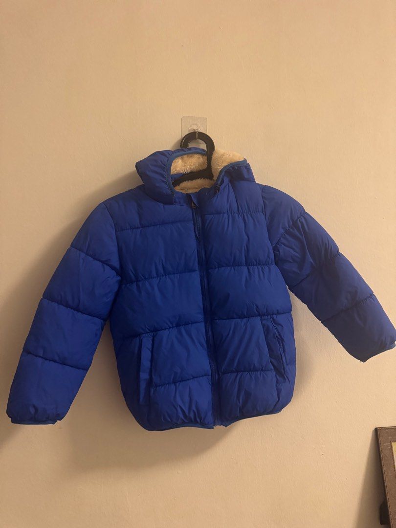 Winter Jacket (Category: Babies & Kids Fashion) located in Singapore. Submitted by thecrudios (Listing ID 1343585116, Image 1). Description: PTP 36m Length 48cm Fits 50th percentile boys from 4-6YO. Worn once, good for 5 to -5 degrees with heat tech layered :) .