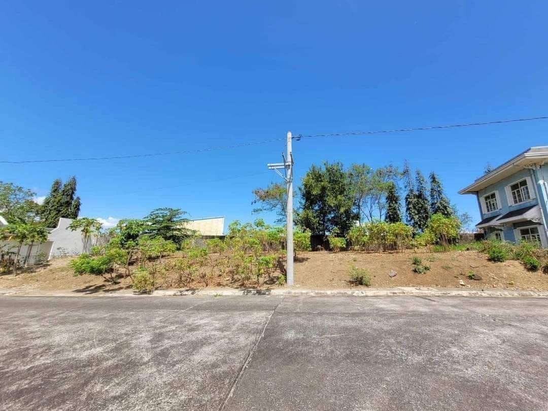 Ashton Fields Filinvest (Category: Lot) located in Quezon City. Submitted by hapirecords (Listing ID 1343707083, Image 2). Description: LOT FOR SALE Location: Ashton Fields by Filinvest, Brgy. Milagrosa, Calamba, Laguna (Phase 2) Lot Area: 156 SQM 📍 Nearby Landmarks: • Carmelray Industrial Park II • Iglesia ni Cristo Church • National University - Laguna • Lyceum of the Philippines University - Laguna • Milagrosa Elementary School • SLEX Exit (T